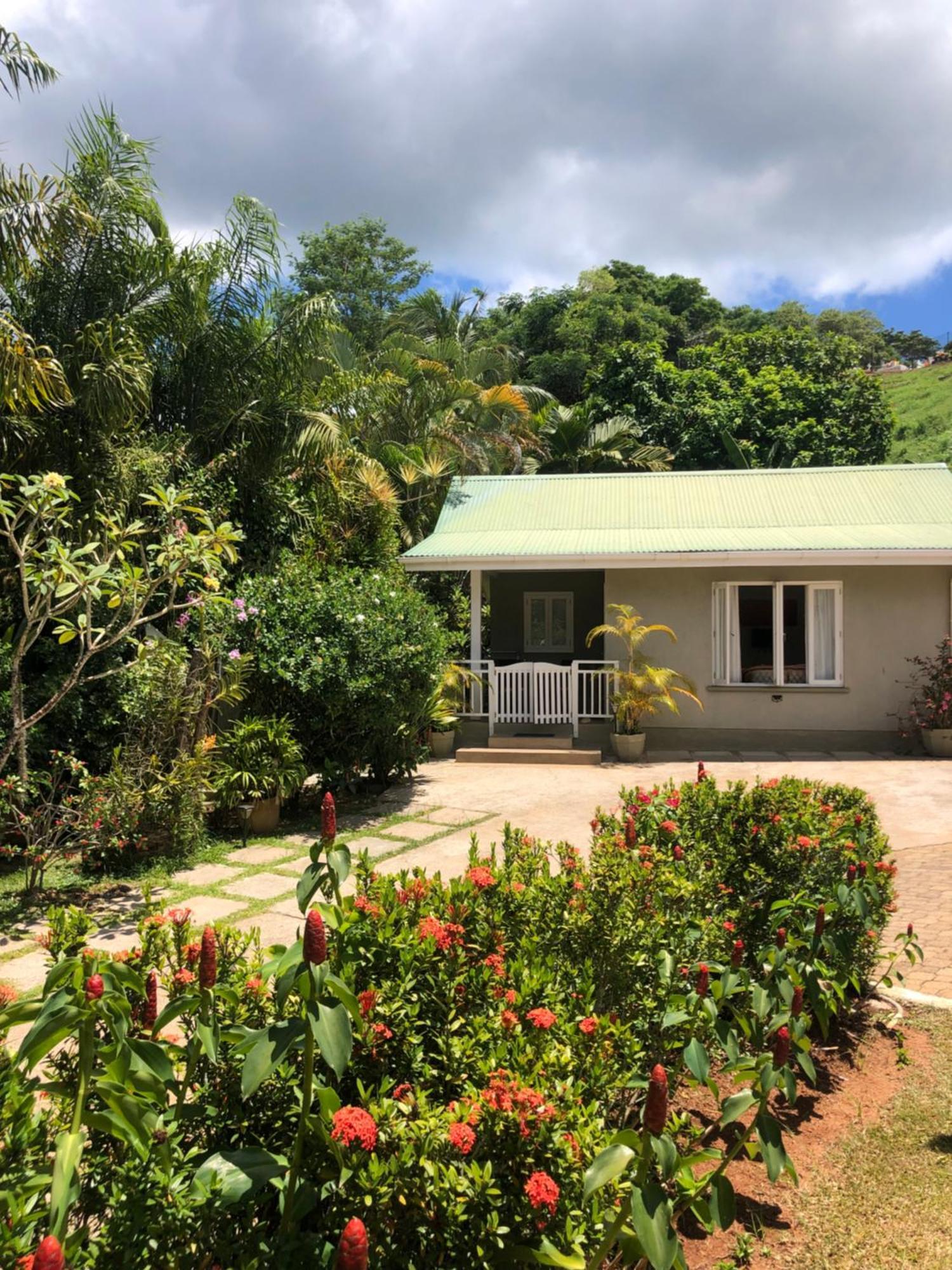 Sunbird Bungalow Anse Boileau Exterior photo